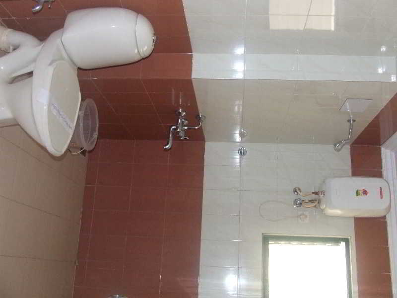 Hotel Brisa Marina Caranzalem Bagian luar foto