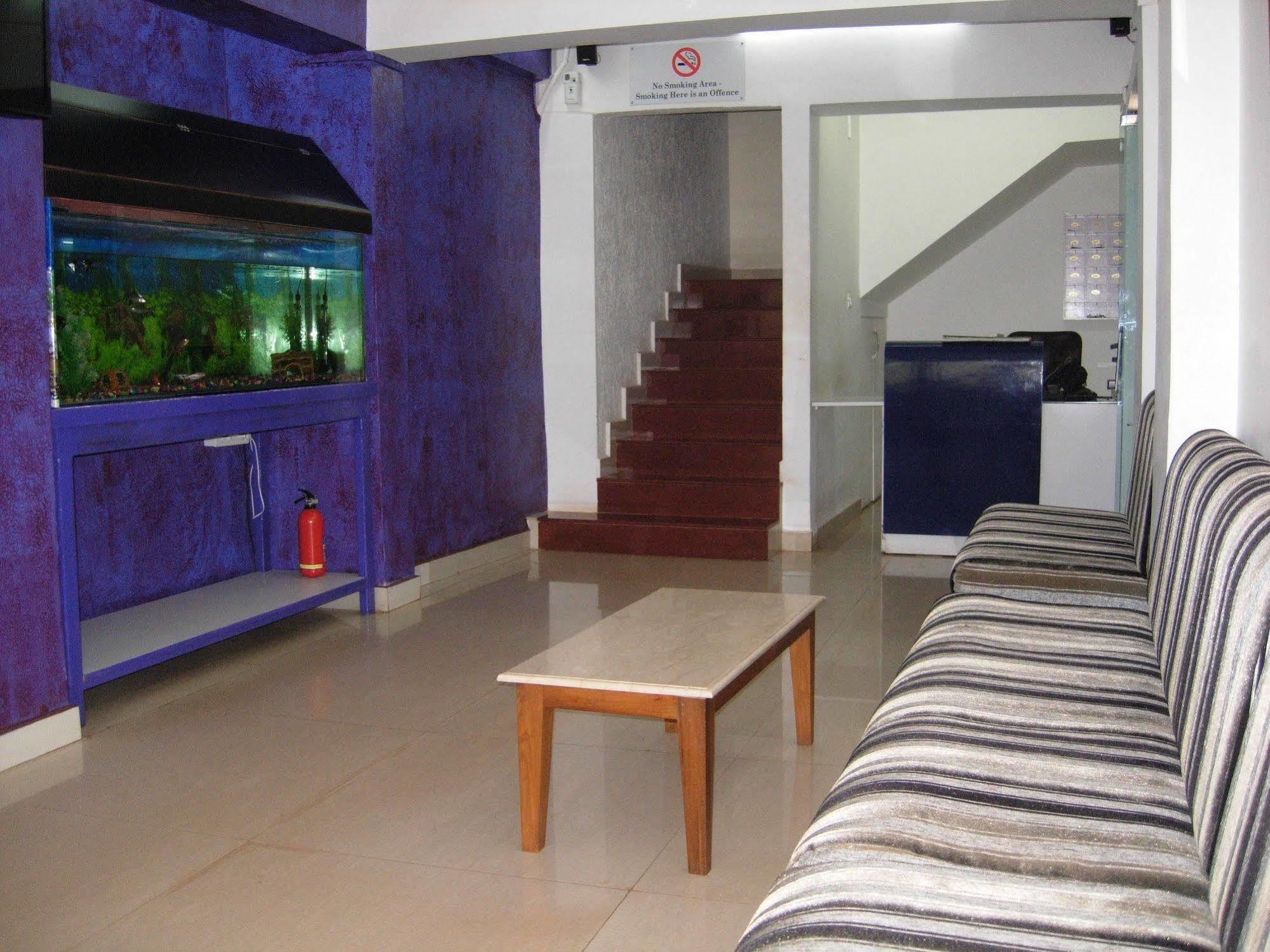 Hotel Brisa Marina Caranzalem Bagian luar foto